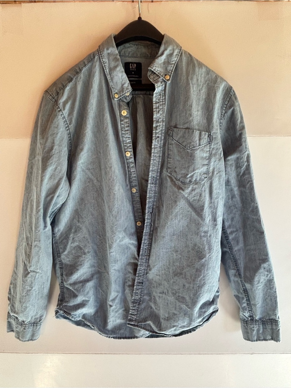 GAP Denim Slim Fit Men’s M Blue Solid Long Sleeve Button-Down Shirt